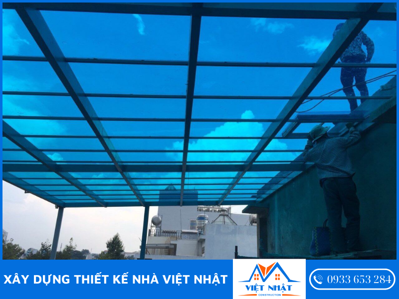 Đơn vị thi công tấm lợp polycarbonate lấy sáng tại TPHCM